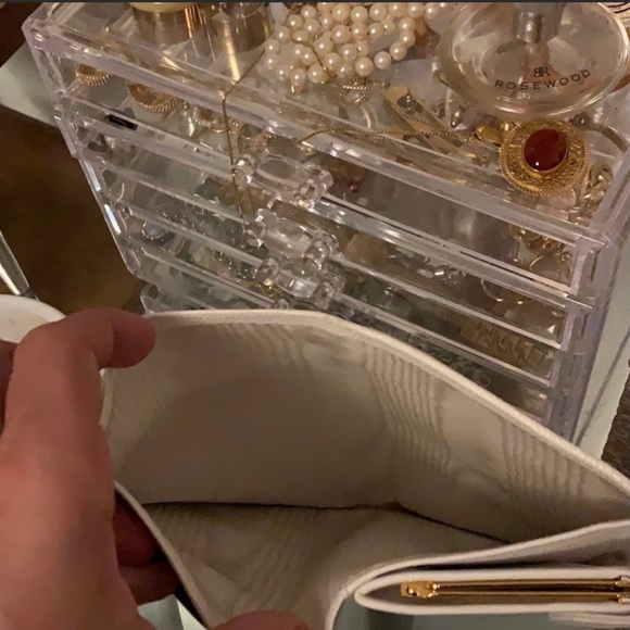 🌹 💯% CHANEL ~ SATCHEL🌹Wallet SOLD SEPARATELY - Picture 14 of 16